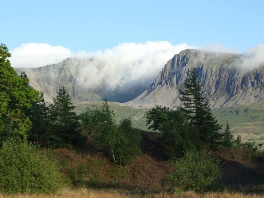 Pandy Farmhouse - Panoramic Mountain Views Within Snowdonia'S National Park - 4X4 Recommended Долгелай Екстериор снимка