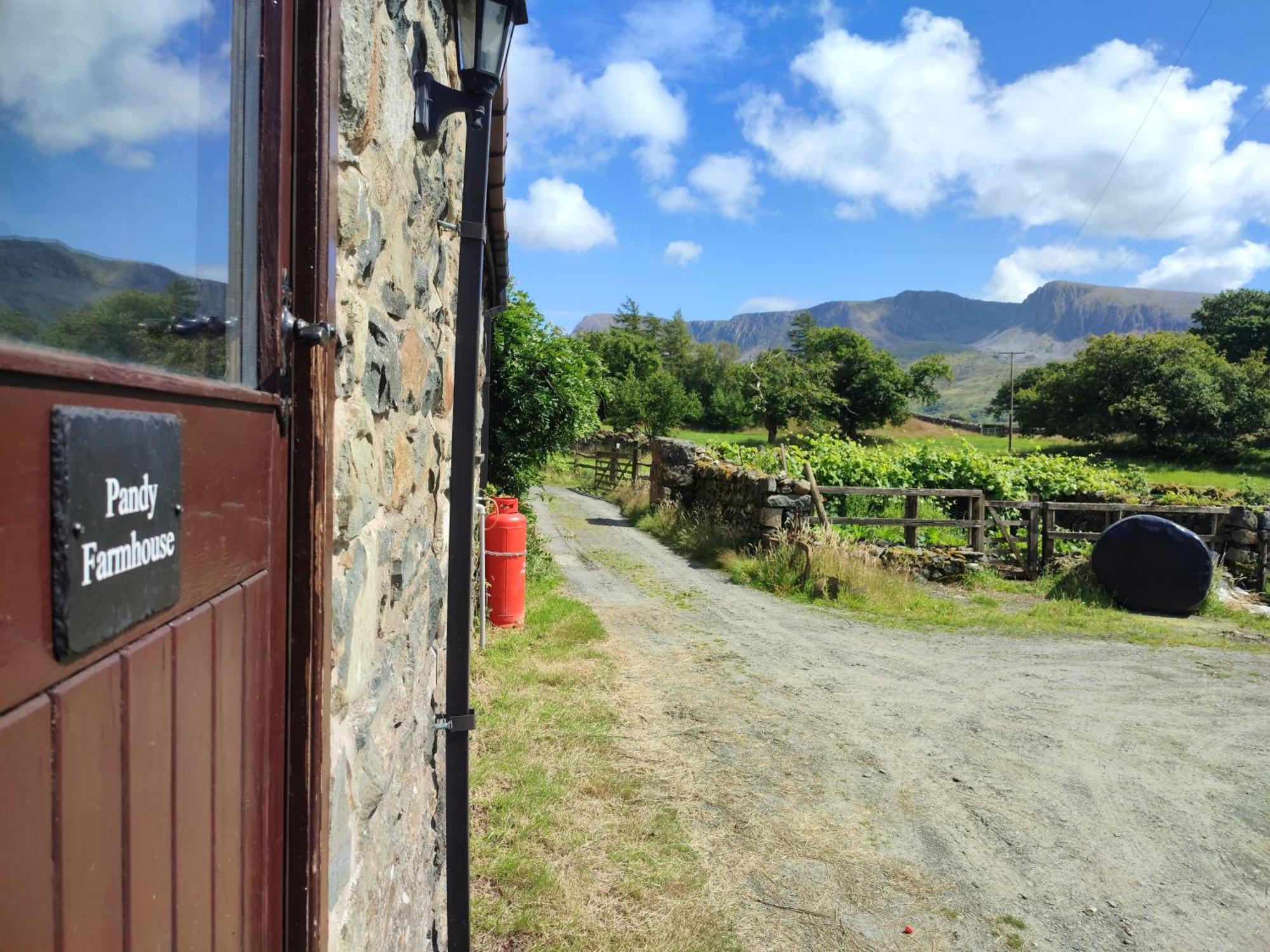 Pandy Farmhouse - Panoramic Mountain Views Within Snowdonia'S National Park - 4X4 Recommended Долгелай Екстериор снимка